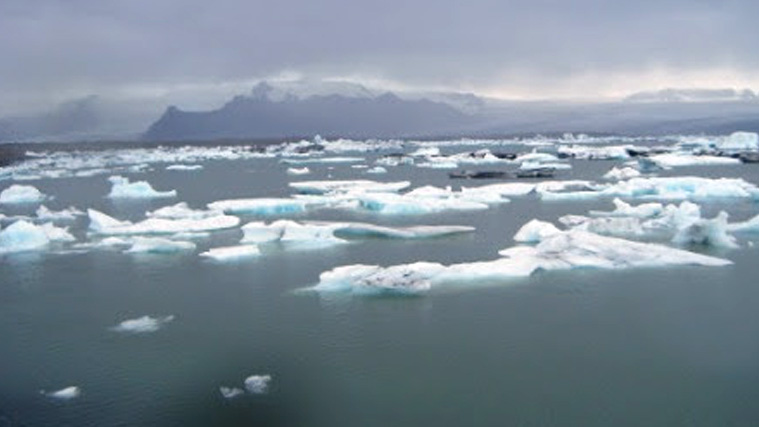 Islanda Iced Water